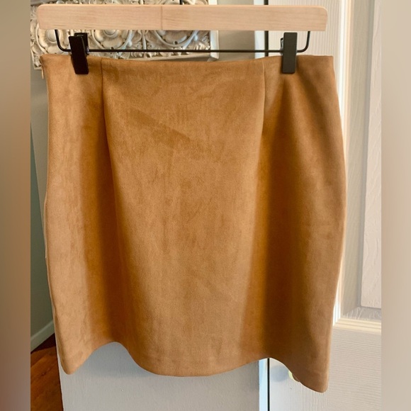 THML Cream and Tan Asymmetrical Pencil Mini Skirt - Picture 5 of 5